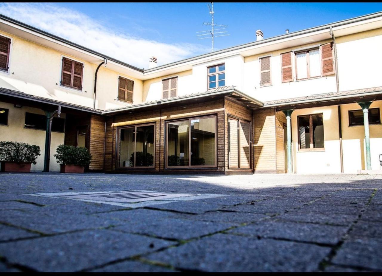 Manfredi Ristorante Con Alloggio Romentino المظهر الخارجي الصورة